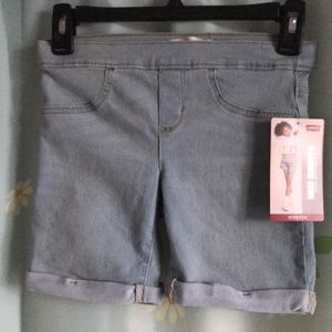Levi’s girl’s mid rise midi shorts